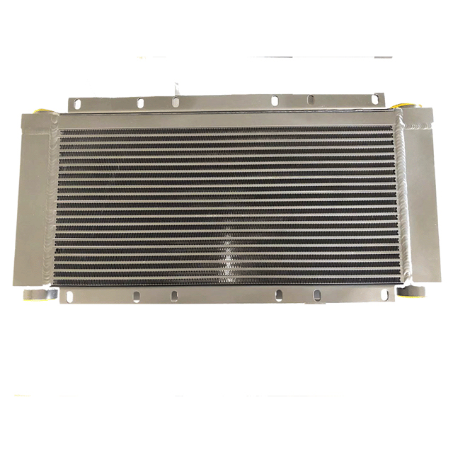 散熱器氧化時應選用噴霧水洗的方式進行清洗